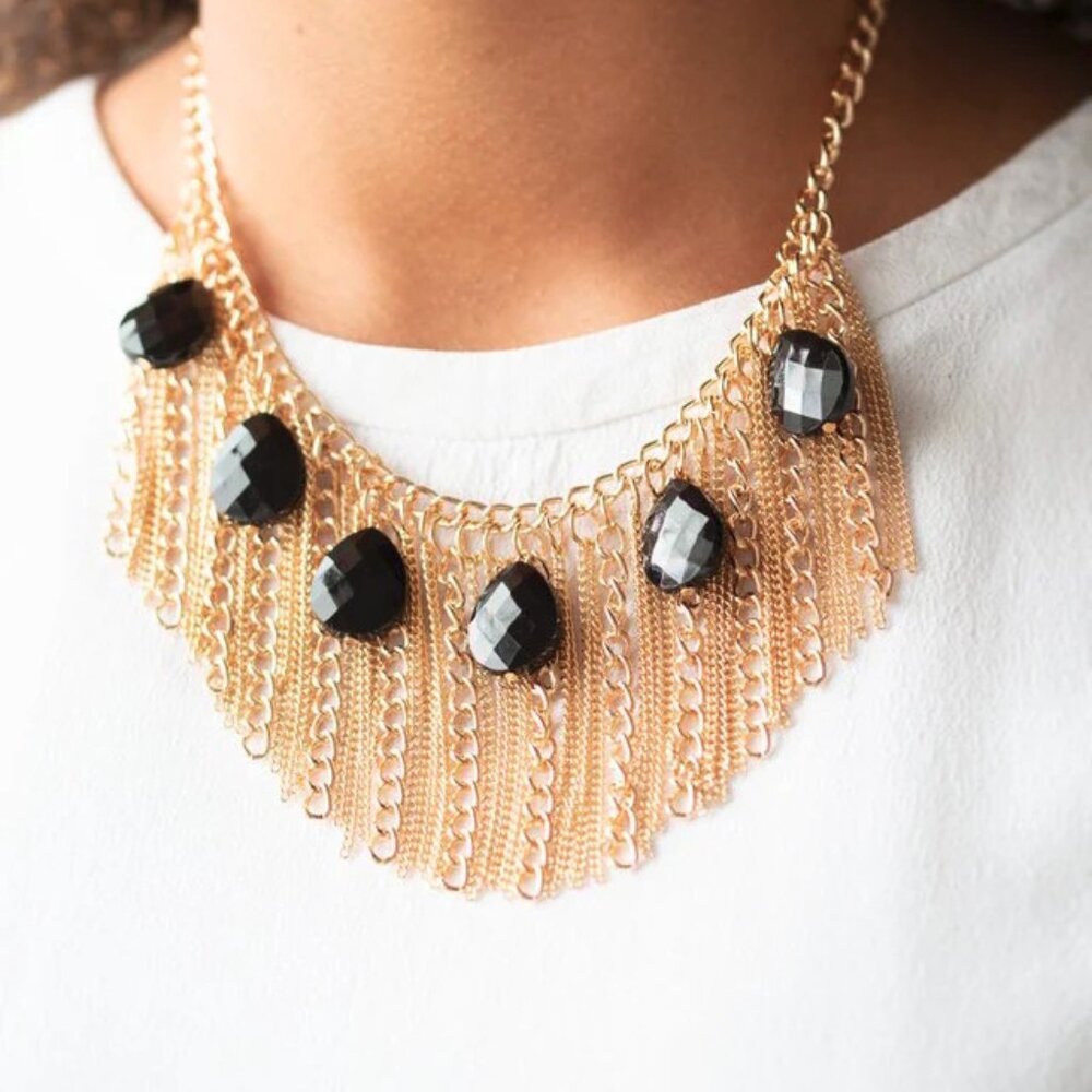 Paparazzi Jewelry Accessories - Vixen Conviction - Gold Necklace - Vintage